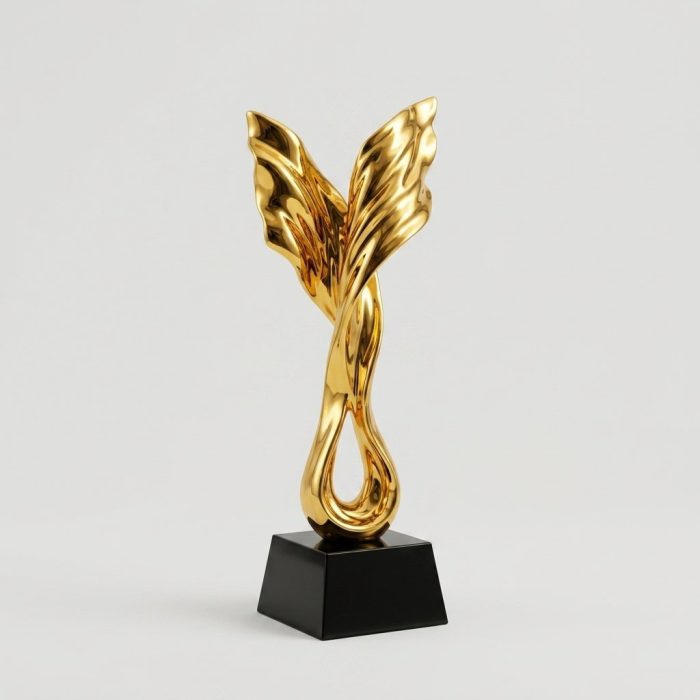 resin trophy - Resin Trophy - Black Crystal / Resin - close-up