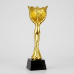 resin flower trophy - Resin Flower Trophy - Resin - Gold Plating - front view